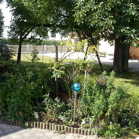 Appartementhaus Mit Balkon Und Gemeinschaftsgarten Apartamento *