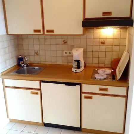 Appartementhaus Mit Balkon Und Gemeinschaftsgarten Apartment *