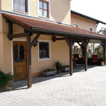 Appartementhaus Mit Balkon Und Gemeinschaftsgarten Apartment *